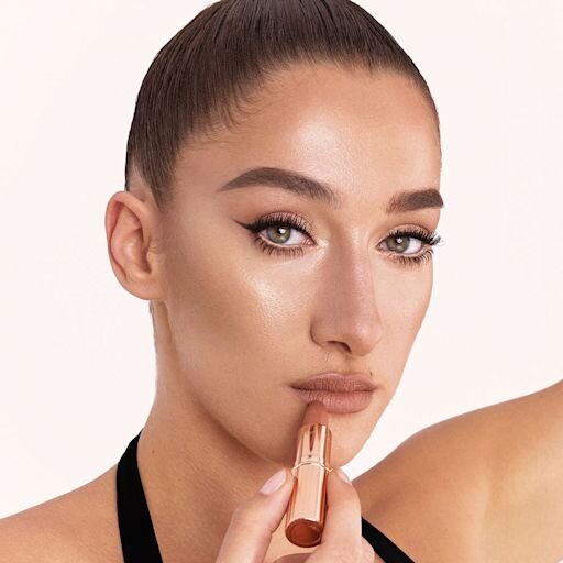 LA MATTE REVOLUTION DEI SUPER NUDES - CATWALKING