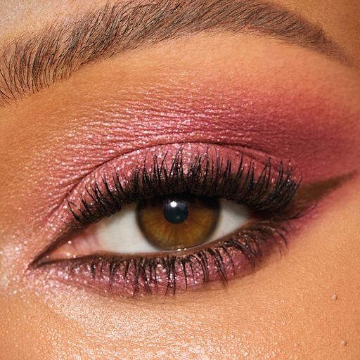 LA PALETTA DI CHARLOTTE CON LE TENDENZE DI BELLEZZA PER GLI OCCHI: PINK LOVE