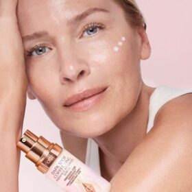 SET SKINCARE PER LA CURA DELLA PELLE: CORREZIONE DELLE MACCHIE SCURE, PROTEZIONE, IDRATAZIONE E LUMINOSITÀ