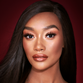 THE QUEEN OF GLOW DEEP
